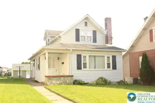 132 E Northampton St, Bath Boro, PA 18014 - Photo 1