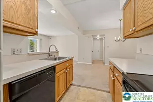 2689 Rolling Green Dr, Lower Macungie Township, PA 18062 - Photo 15