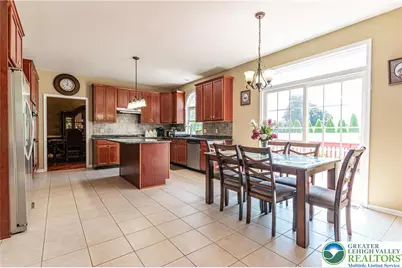 1410 Lorton Drive, Forks Twp, PA 18040 - Photo 3