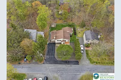 8495 Bumble Bee Way, Coolbaugh Twp, PA 18466 - Photo 3