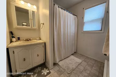 237 Whitman Lane, Penn Forrest, PA 18210 - Photo 5