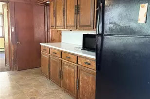 102 Creek Dr, Polk Twp, PA 18058 - Photo 3