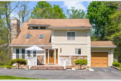 111 Sir Lyonnesse Court, Tobyhanna Twp, PA 18347 - Photo 1
