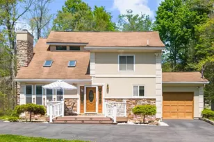 111 Sir Lyonnesse Ct, Tobyhanna Twp, PA 18347 - Photo 1