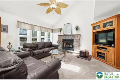 111 Sir Lyonnesse Court, Blakeslee, PA 18347 - Photo 5