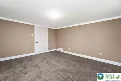 215 Lackawanna Avenue, Nazareth, PA 18064 - Photo 47
