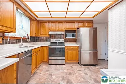 5902 Holiday Drive, Upper Macungie Township, PA 18104 - Photo 15