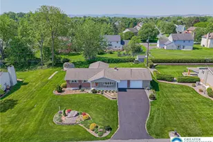 5902 Holiday Dr, Upper Macungie Township, PA 18104 - Photo 5