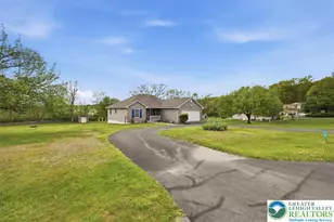 166 Regency Ln, Chestnuthill Twp, PA 18322 - Photo 3