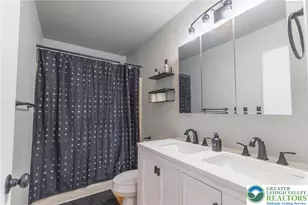 896 Briarstone Rd, Bethlehem City, PA 18017 - Photo 17