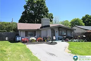910 Fernwood St, Emmaus Boro, PA 18049 - Photo 1