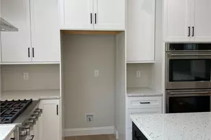 5043 Chapmans Rd, South Whitehall Township, PA 18104 - Photo 17
