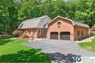595 Walnut Avenue, Pen Argyl, PA 18072 - Photo 3