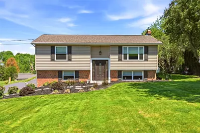 706 Shawnee Drive, South Manheim Twp, PA 17922 - Photo 3