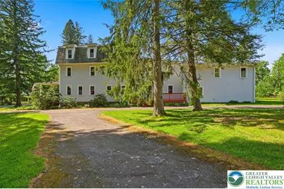 1015 Route 390, Greentown, PA 18426 - Photo 9