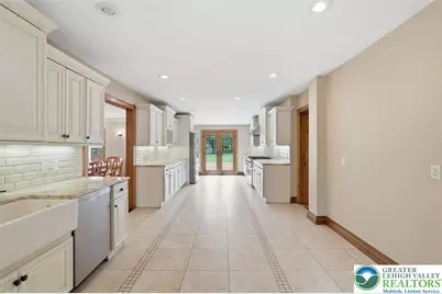 1015 Route 390, Greentown, PA 18426 - Photo 15
