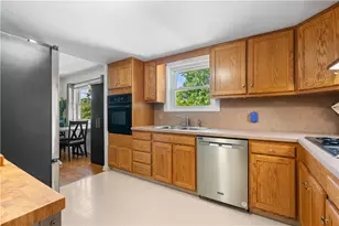 4835 Aberdene St, Upper Saucon Township, PA 18034 - Photo 9