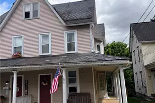 722 George St, Pen Argyl Boro, PA 18072 - Photo 1