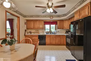 7049 Carriage Dr, Upper Saucon Township, PA 18036 - Photo 13