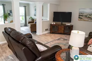 1097 Delps, Lehigh Township, PA 18038 - Photo 9