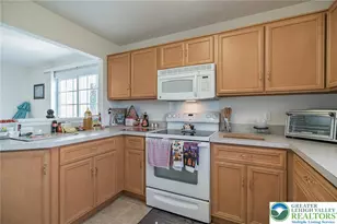 1806 Merlot Dr, Bethlehem Township, PA 18045 - Photo 9