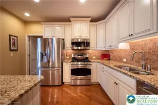 290 Inverness Cir, Williams Township, PA 18042 - Photo 5