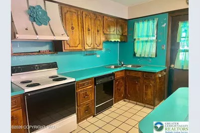 111 W Broadway, Jim Thorpe, PA 18229 - Photo 11
