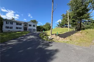 135 Tannenbaum Way, Pocono Twp, PA 18332 - Photo 3
