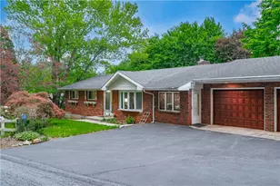5547 Roosevelt St, Whitehall Township, PA 18052 - Photo 3
