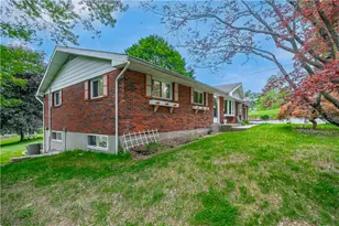 5547 Roosevelt St, Whitehall Township, PA 18052 - Photo 9