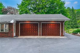5547 Roosevelt St, Whitehall Township, PA 18052 - Photo 5