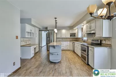 4074 Old Sentry Road, South Whitehall Township, PA 18104 - Photo 25