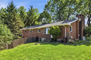 2224 Sunset Ln, Fountain Hill Boro, PA 18015 - Photo 3