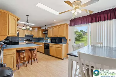 939 E Lynnwood Street, Salisbury Township, PA 18103 - Photo 5