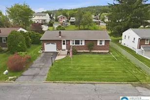 939 E Lynnwood St, Salisbury Township, PA 18103 - Photo 3