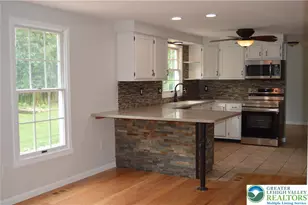100 Rose Ct, Glendon Boro, PA 18042 - Photo 9