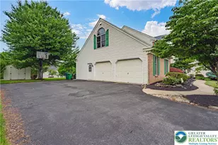1050 Treeline Dr, Lower Macungie Township, PA 18103 - Photo 5