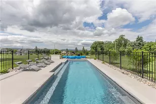 403 Corey Ct, Upper Nazareth Twp, PA 18064 - Photo 9