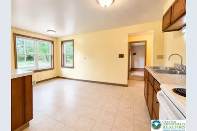 4995 Mountain Road, Slatington Boro, PA 18080 - Photo 9
