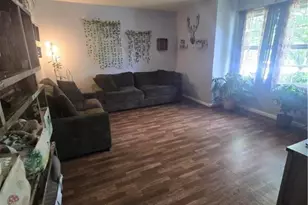 1077 Oakhurst Dr, Slatington Boro, PA 18080 - Photo 3