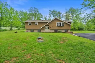 1040 Riverview Dr, Lehigh Township, PA 18088 - Photo 1