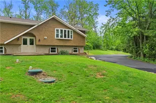 1040 Riverview Dr, Lehigh Township, PA 18088 - Photo 3