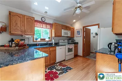 1006 Rolling Hills Drive, Lake Ariel, PA 18436 - Photo 5