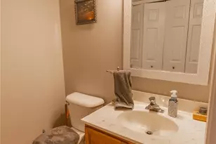 4227 Bedford Dr, Bethlehem Township, PA 18020 - Photo 13