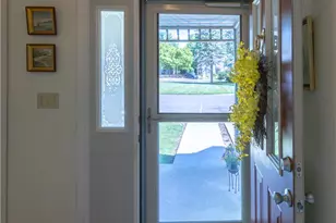 122 Founders Ct, Bethlehem Township, PA 18020 - Photo 5