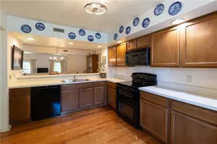 122 Founders Ct, Bethlehem Township, PA 18020 - Photo 7