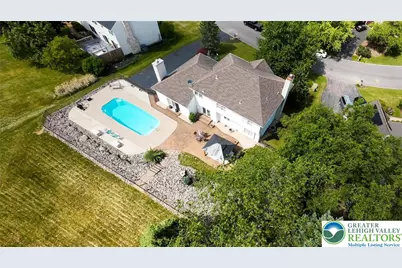 5526 Holiday Drive, Upper Macungie Township, PA 18104 - Photo 11