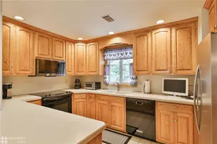 573 Longacre Dr, Lehigh Township, PA 18035 - Photo 17