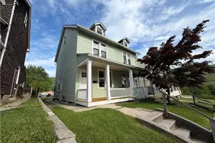 712 Church St, Palmerton, PA 18071 - Photo 1
