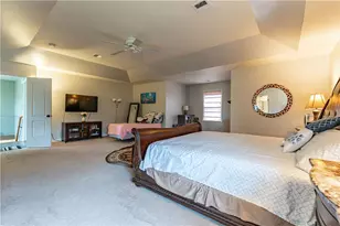 2140 Eagles Landing Dr, Upper Nazareth Twp, PA 18064 - Photo 29